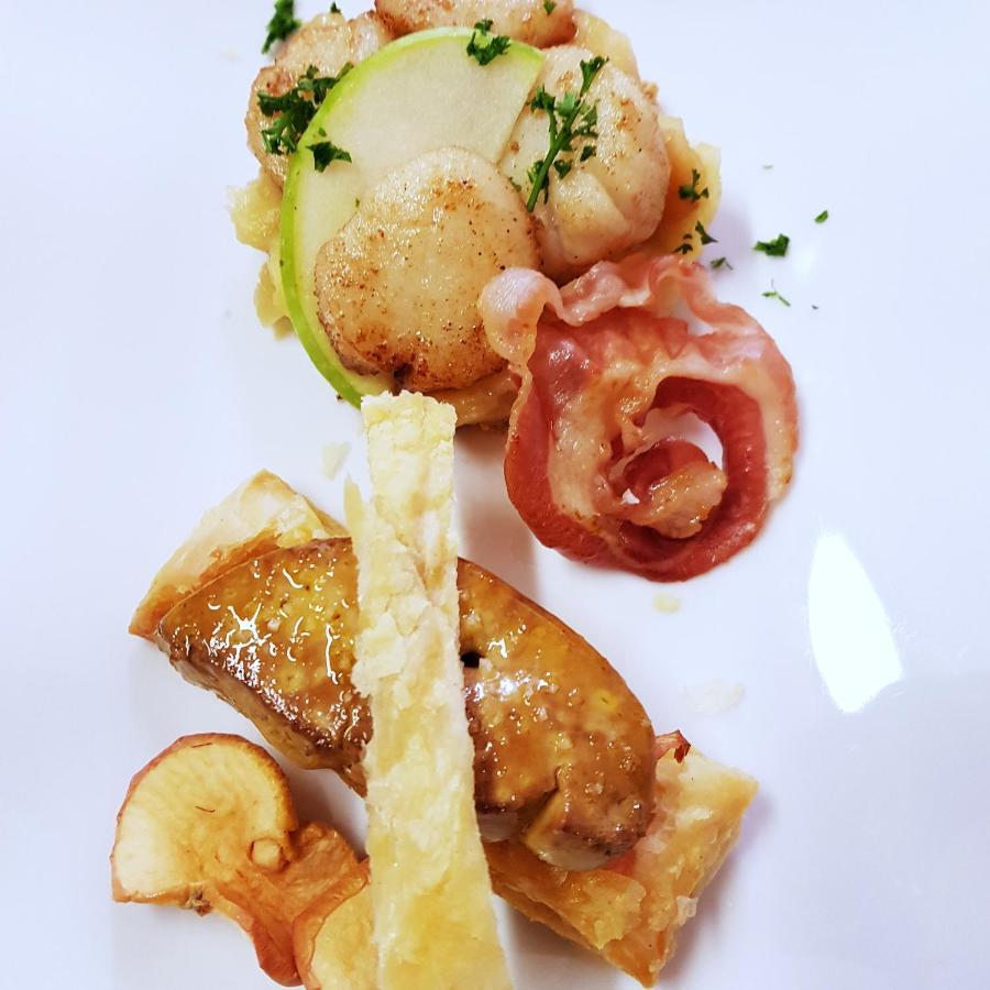 Hotel Restaurant Le Bourgneuf Morlaas Екстер'єр фото
